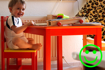 Geschenk für 1-jähriges Kind: Ein Kindertisch und Kinderstuhl zum Malen