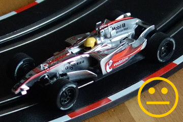 Carrera Formel 1 Auto mit abgebrochenen Spoilern: Das ist Kindern egal